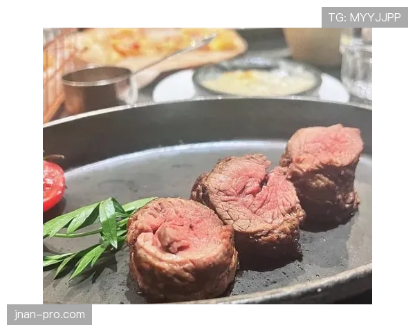 孙准浩家冰箱里塞满泡菜，训练完直接啃冰镇牛排