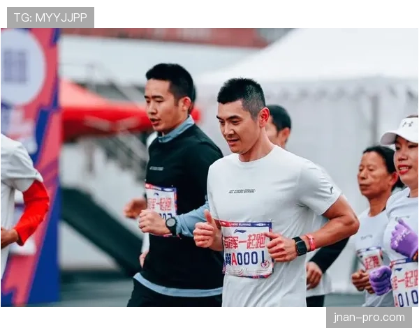邢傲伟私服像高级定制，赛场像街头霸王，我这双拖鞋真是服了